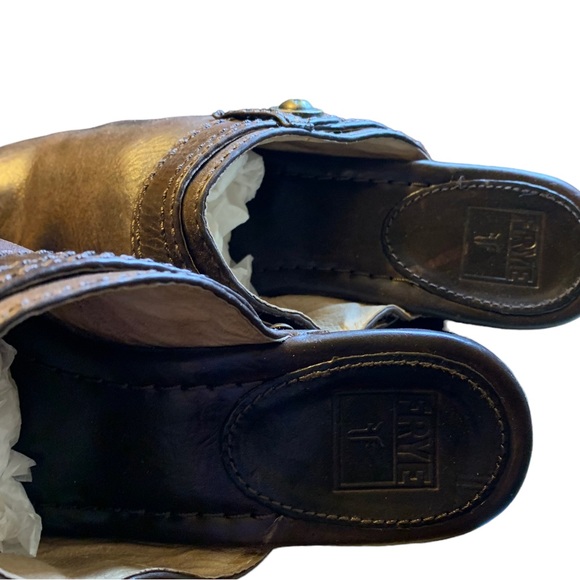 FRYE Since 1863 Women's ALL REAL LEATHER Dark Brown Aurora Button Clogs Worn 1X - Picture 7 of 9